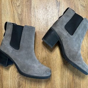 Sam Edelman Hanley Suede Leather Chelsea boots in gray, size 9
